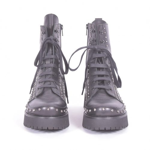 studded combat boots Frente